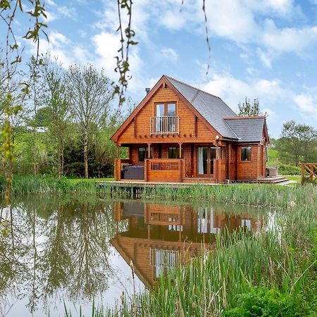 Anglesey Lakeside Lodges Menai Bridge Zewnętrze zdjęcie